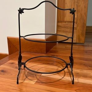 Longaberger two tier pie stand